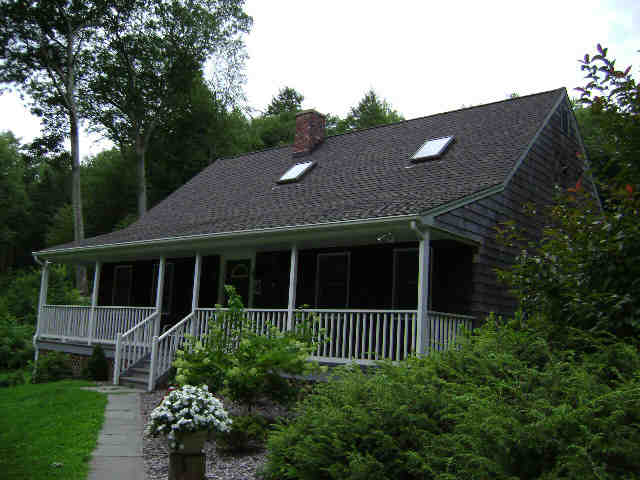 Building photograph for 124 MAGNOLIA HILL RD